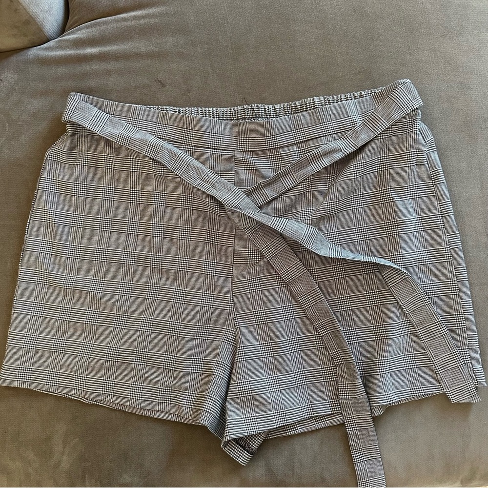 Forever 21 plaid shorts - Picture 1 of 4